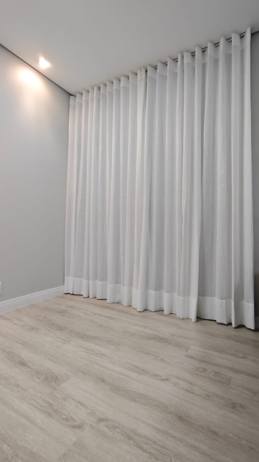 Cortina voile branca quarto - Casa 2L